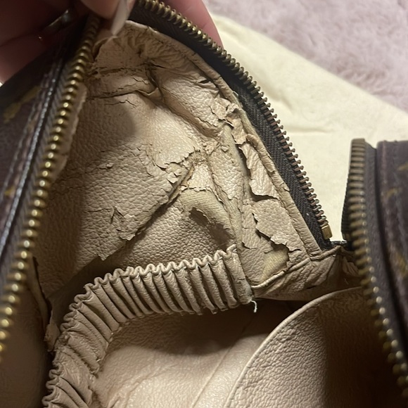 LOUIS VUITTON Monogram Trousse Toilette 28 Bag - Picture 11 of 13